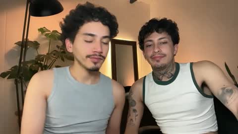 Snapshot of noah_and_steven chatting on 27, 5, 2026 noah_and_steven online show from 27, 5, 2026