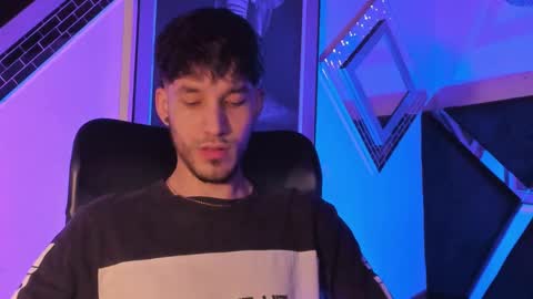 Noah Brigth online show from 4, 12, 2025