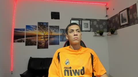 noah_flynn1 online show from 9, 4, 2026