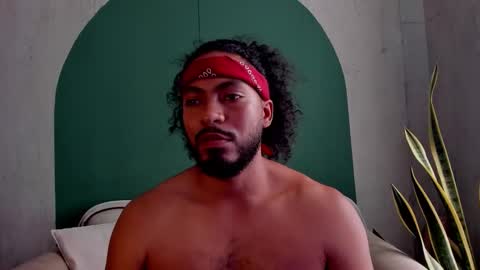 Snapshot of noah_jones__ chatting on 30, 10, 2025 Noah online show from 30, 10, 2025