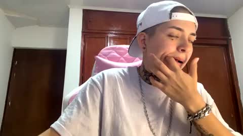 noah hehim    online show from 25, 1, 2025