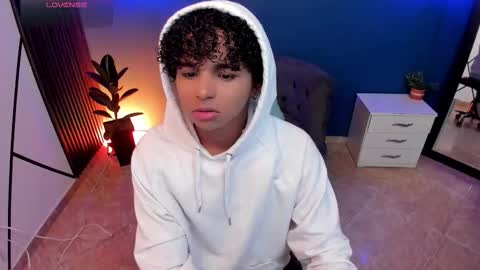 noah_smith04 online show from 5, 11, 2025