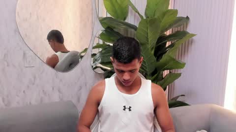 Snapshot of noahdark_ chatting on 19, 4, 2026 NOAH online show from 19, 4, 2026