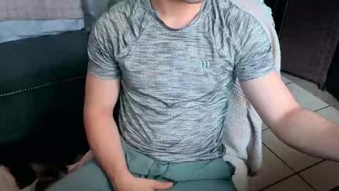 Snapshot of nobudget06 chatting on 19, 10, 2025 nobudget06 online show from 19, 10, 2025