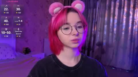 Nora Failure online show from 13, 9, 2025