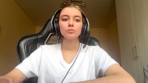 Elena online show from 23, 3, 2026