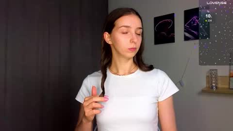 Hello My name is Helene NTMU  Finger up if u like what u see online show from 24, 9, 2025