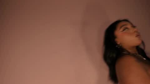 Snapshot of nova_swan chatting on 3, 3, 2025 NOVA online show from 3, 3, 2025