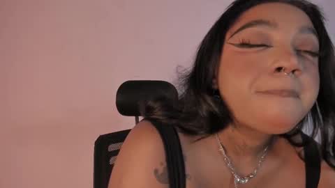 Snapshot of nova_swan chatting on 4, 3, 2025 NOVA online show from 4, 3, 2025