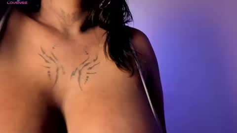 Snapshot of nova_swan chatting on 19, 9, 2025 NOVA online show from 19, 9, 2025