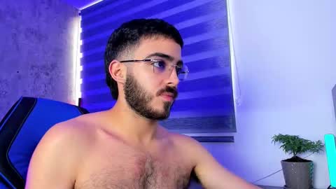 Snapshot of novacry chatting on 17, 11, 2025 Nova online show from 17, 11, 2025