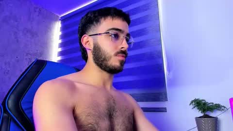 Snapshot of novacry chatting on 18, 11, 2025 Nova online show from 18, 11, 2025