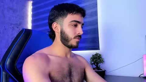 Snapshot of novacry chatting on 4, 12, 2025 Nova online show from 4, 12, 2025