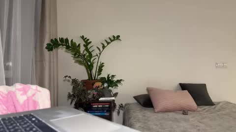 Snapshot of nura_foxx chatting on 3, 10, 2025 nura_foxx online show from 3, 10, 2025