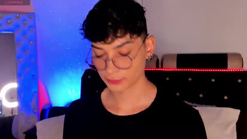 Snapshot of nut_foxx chatting on 9, 11, 2025 online show from 9, 11, 2025