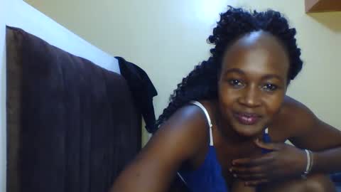 Snapshot of nutgal_ chatting on 17, 10, 2025 nutgal online show from 17, 10, 2025