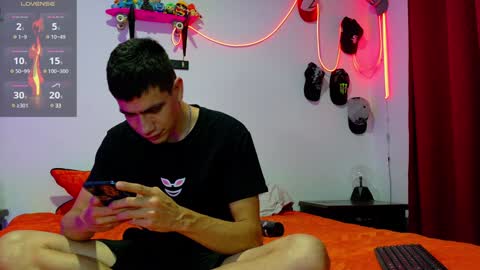 Snapshot of nymphobuddies chatting on 10, 1, 2025 David and Steven Independents online show from 10, 1, 2025