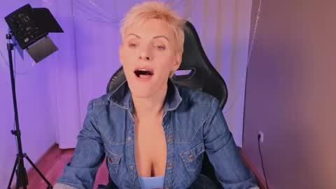 nymphvariety online show from 9, 11, 2025