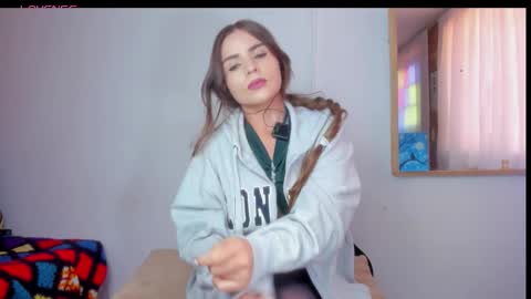 Laura nyu online show from 19, 3, 2026