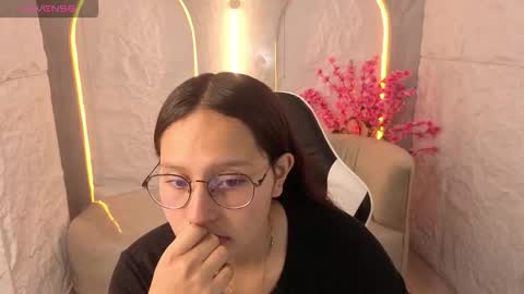 Online 800 to 1400 online show from 9, 10, 2025