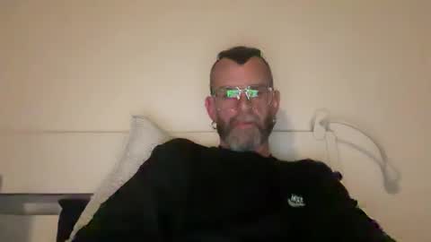 Snapshot of o_johnny_deep_o chatting on 24, 11, 2025 Jonathan Deep online show from 24, 11, 2025