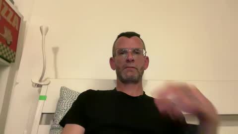 Snapshot of o_johnny_deep_o chatting on 23, 4, 2026 Jonathan Deep online show from 23, 4, 2026