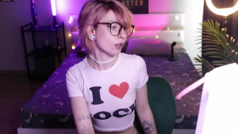 Snapshot of obedientt_ chatting on 21, 5, 2026 Moonlight online show from 21, 5, 2026