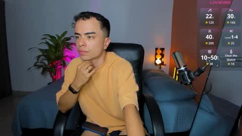 Snapshot of obzidyan chatting on 8, 9, 2025 Obzidyan online show from 8, 9, 2025