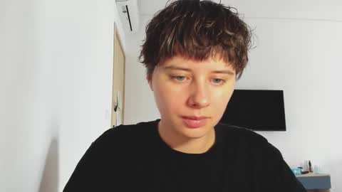 Evie online show from 15, 12, 2025