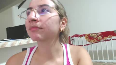Snapshot of odette_brigh_ chatting on 15, 12, 2024 Val online show from 15, 12, 2024