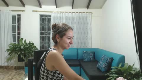 Snapshot of odette_brigh_ chatting on 28, 12, 2024 Val online show from 28, 12, 2024