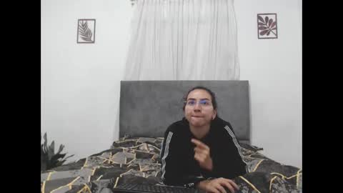 Snapshot of odette_brigh_ chatting on 4, 10, 2025 Val online show from 4, 10, 2025