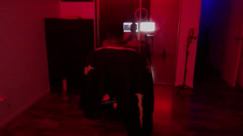 Snapshot of officialmoneyxxx chatting on 8, 11, 2025 Money online show from 8, 11, 2025