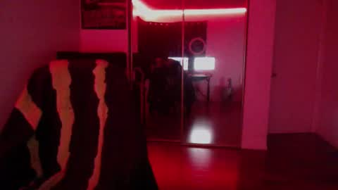 Snapshot of officialmoneyxxx chatting on 15, 12, 2025 Money online show from 15, 12, 2025