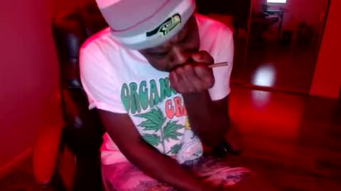 Snapshot of officialmoneyxxx chatting on 11, 2, 2026 Money online show from 11, 2, 2026