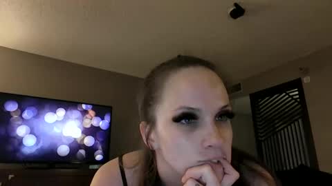 Snapshot of officialstormix chatting on 24, 5, 2026 officialstormix online show from 24, 5, 2026