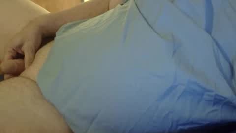 Snapshot of offsides10 chatting on 21, 10, 2025 WantsToTryACouple online show from 21, 10, 2025