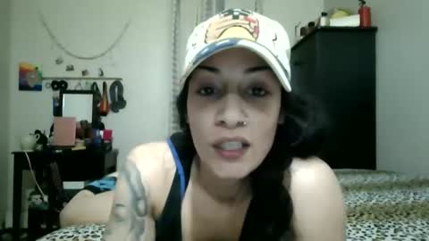 Lit en Cama online show from 19, 1, 2025