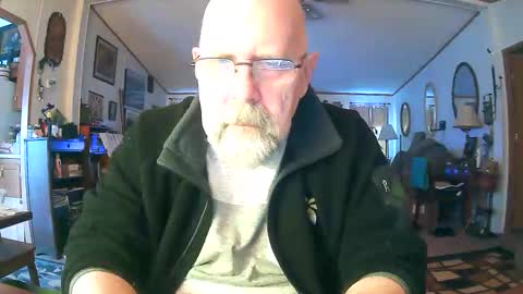 Snapshot of ogusbogus chatting on 14, 12, 2025 Maximus No Mo online show from 14, 12, 2025