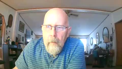 Snapshot of ogusbogus chatting on 18, 12, 2025 Maximus No Mo online show from 18, 12, 2025