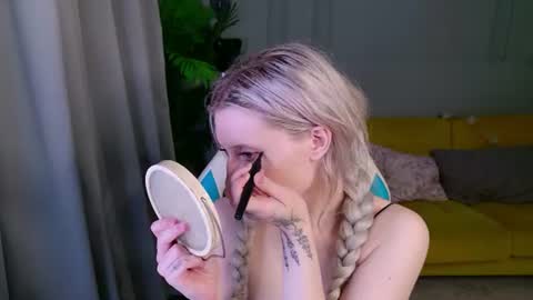 Lily online show from 8, 7, 2026
