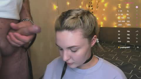 Emma  Alex online show from 22, 4, 2026