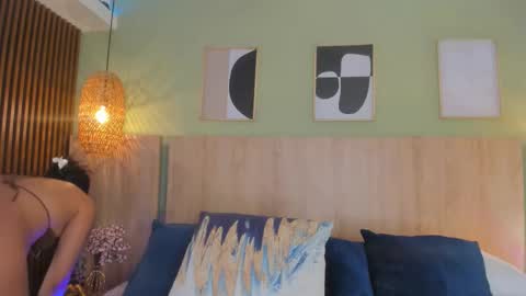 Holly online show from 16, 9, 2025