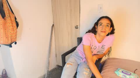 Snapshot of oh_tique chatting on 9, 11, 2025 LU online show from 9, 11, 2025