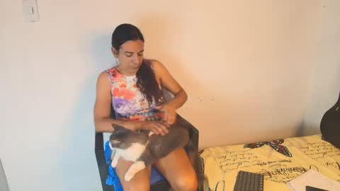 Snapshot of oh_tique chatting on 29, 11, 2025 LU online show from 29, 11, 2025