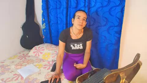 Snapshot of oh_tique chatting on 30, 11, 2025 LU online show from 30, 11, 2025