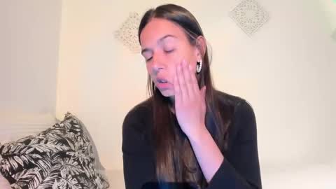 Snapshot of ohanna_ chatting on 4, 12, 2024 ohanna_ online show from 4, 12, 2024