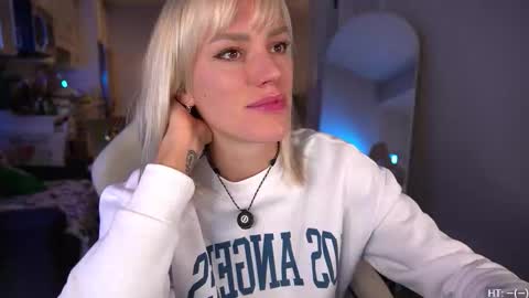 Kelly online show from 4, 11, 2025