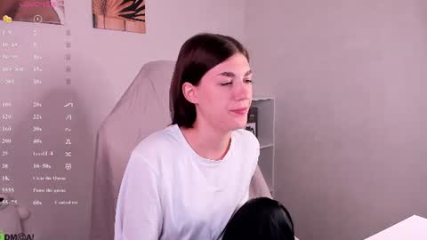 Snapshot of ohh_my_vens chatting on 23, 7, 2026 KAYA. online Tu We Th Fr Sa 0100AM - 0800AM Time zone of Germany Munich online show from 23, 7, 2026
