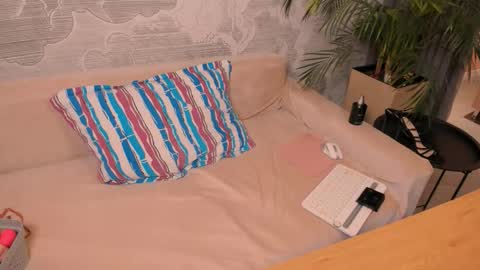 Snapshot of ohhh_yess chatting on 25, 11, 2025 Maria online show from 25, 11, 2025